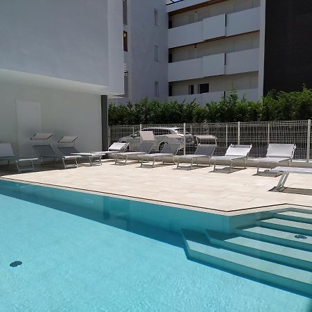 Jesolo Appartamenti F2 - Black And White Exterior photo
